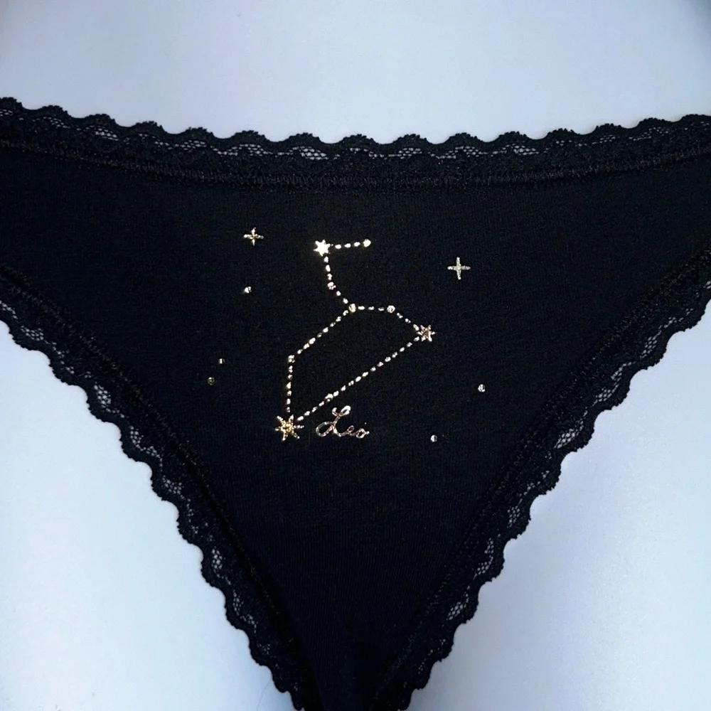 Victorias Secret leo right